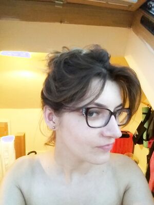 Meg 30 yo Polish busty slut