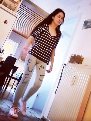 Sie fickt mit jedem !!!