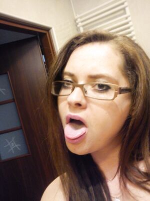 Iza 30 yo Polish hairy wife slut