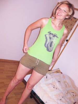 Magda Polish anal slut spreading