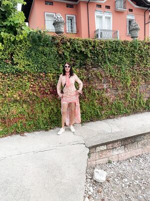 hooker Erika strolling at lago del garda