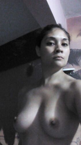 Curvy Latina selfies