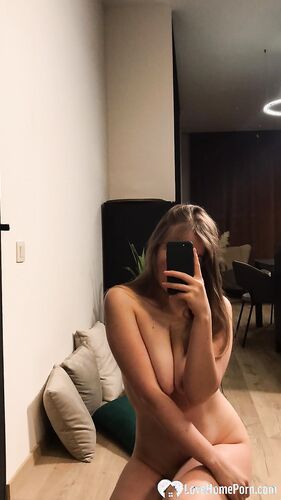 Beauty from the gym shared some amazing nudes