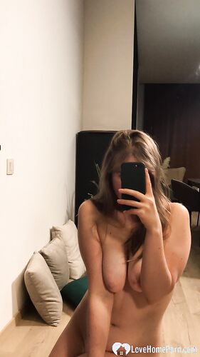 Beauty from the gym shared some amazing nudes