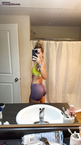 Rachel M from sxysluts.com