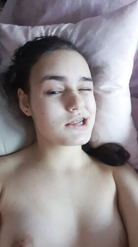 TurkishTeenSlut felt sluty the other day