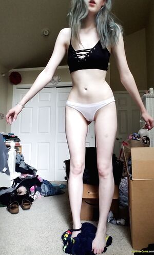 That hot women is looking  absolutely hot