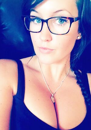 This women looks  so damn stunning