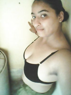 delhi girl kirti sharma
