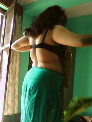 Indian Curvy Mature Bitch