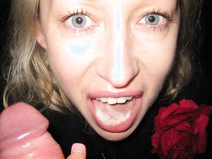 Margot 37 Polish wife slut sucking lovers cock in Warsaw park