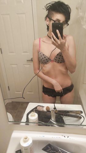 Cheating whore sending nudes