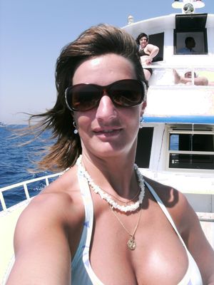 eX GIRLFRIEND aRIANE