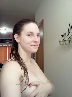 Nerdy Girlfriend Selfies and Nudes