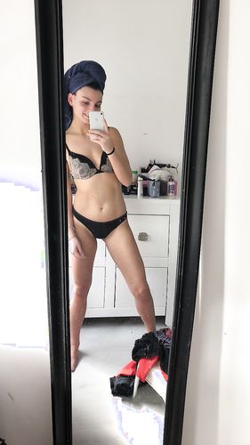 Dutch teen Aurora scialfa