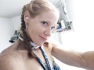 Redhead bbw sucking dick