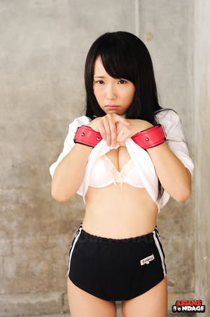 Sweet raven haired gal Ai Mizushima spreads her pussy wide open