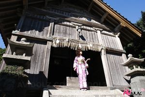 Asian Chiaki wearing a beautiful kimono visits different places.