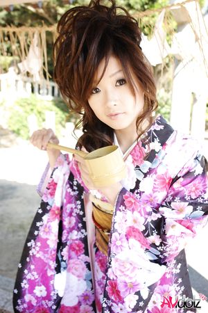 Asian Chiaki wearing a beautiful kimono visits different places.