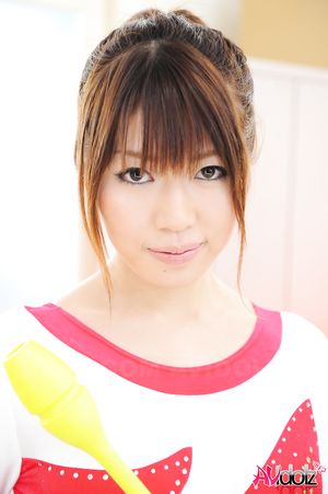 Aoyama Arisa in gymnast outfit almost shows one of her small boobies.