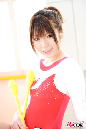 Aoyama Arisa in gymnast outfit almost shows one of her small boobies.