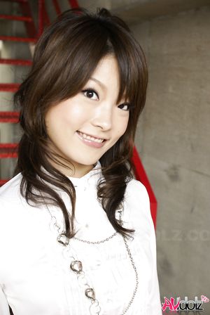 Yuuna Yano shows so much class and elegance in black and white outfit.