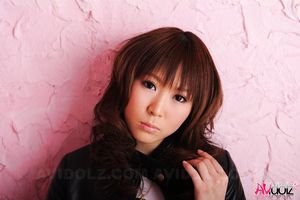 Yuko Morita in blue tights and leather jacket is very fashionable.