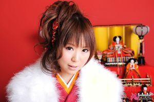 Asian Yuko Morita in kimono and fur looks so classy and beautiful.