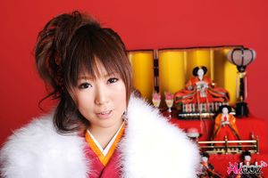 Asian Yuko Morita in kimono and fur looks so classy and beautiful.