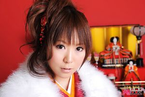 Asian Yuko Morita in kimono and fur looks so classy and beautiful.