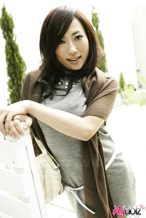 Yuki Motoyama in a tight dress looks amazing at the photo session.