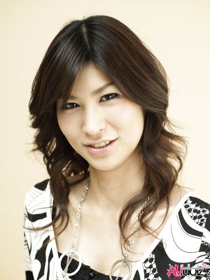 Yuka Yamada is so beautiful and shows sexy legs in photo session.