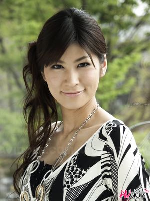 Yuka Yamada is so beautiful and shows sexy legs in photo session.