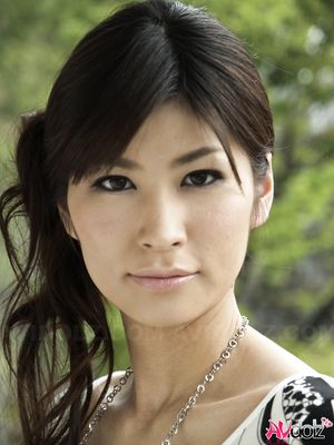 Yuka Yamada is so beautiful and shows sexy legs in photo session.