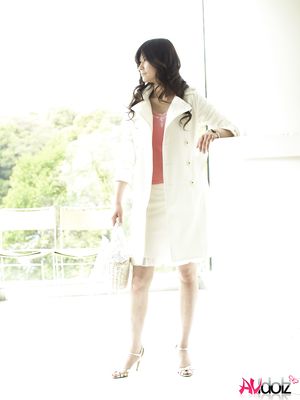 Asian Yuka Yamada looks sensational in pink blouse and white skirt.