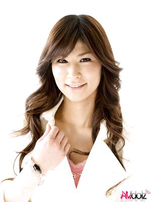 Asian Yuka Yamada looks sensational in pink blouse and white skirt.