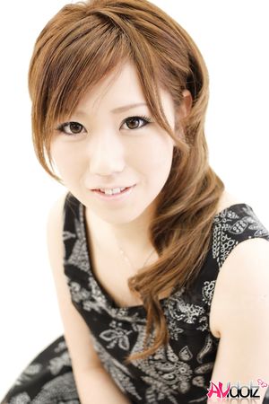 Riru Ozawa is fucked with vibrator and finger while having tit sucked.