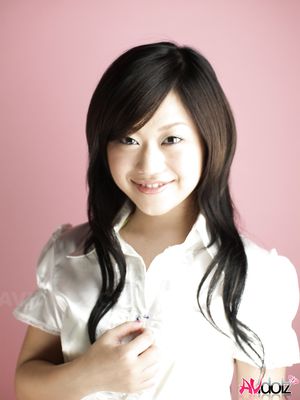 Minako Oyama looks so cute in black and white outfit for these photos.