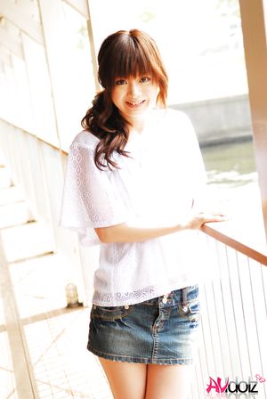 Asian Anna Watanabe takes a walk to expose her sexy legs in shorts.