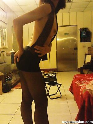 Hot Asian teen girlfriend shows off nice delicious body at home