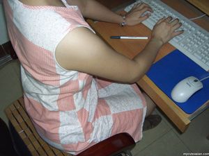 Asian amateur girlfriend with glasses shows her tight juicy pussy