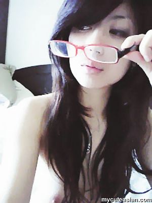 Selfshot homemade gorgeous asian amateur girl with glasses