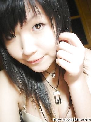 Lovely Asian teen is sharing some homemade naked pix here