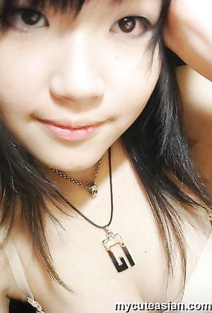 Lovely Asian teen is sharing some homemade naked pix here