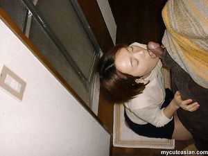 Lovely chinese amateur chick shows her asian pussy and sucks a dick