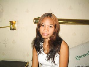 Horny dark skinned filipina teen shows her virgin pussy for the first time