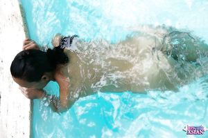 Asian Amateur tease us before doing a perfect handjob outdoor