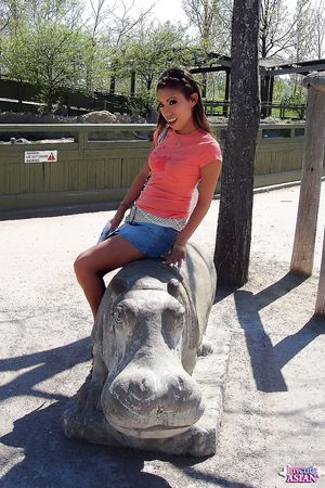 This horny Chinese coed knows how to show you a good time