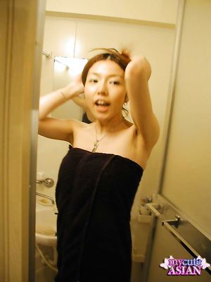 Hot japanese amateur is taking a shower shooted by her friend