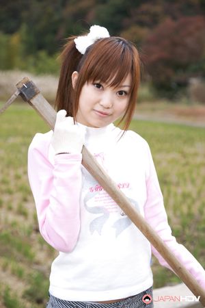 Nagisa Konno, Hana Otsuka, Maria Hanano are farmer girls at work.